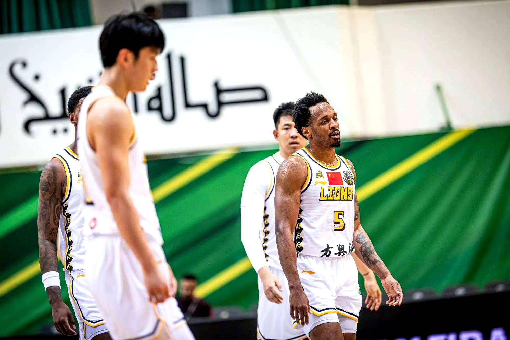 mk体育官网广厦男篮训练开放日；今夜完成体检引观众欢呼；亚冠在即；团队化学反应显著的简单介绍