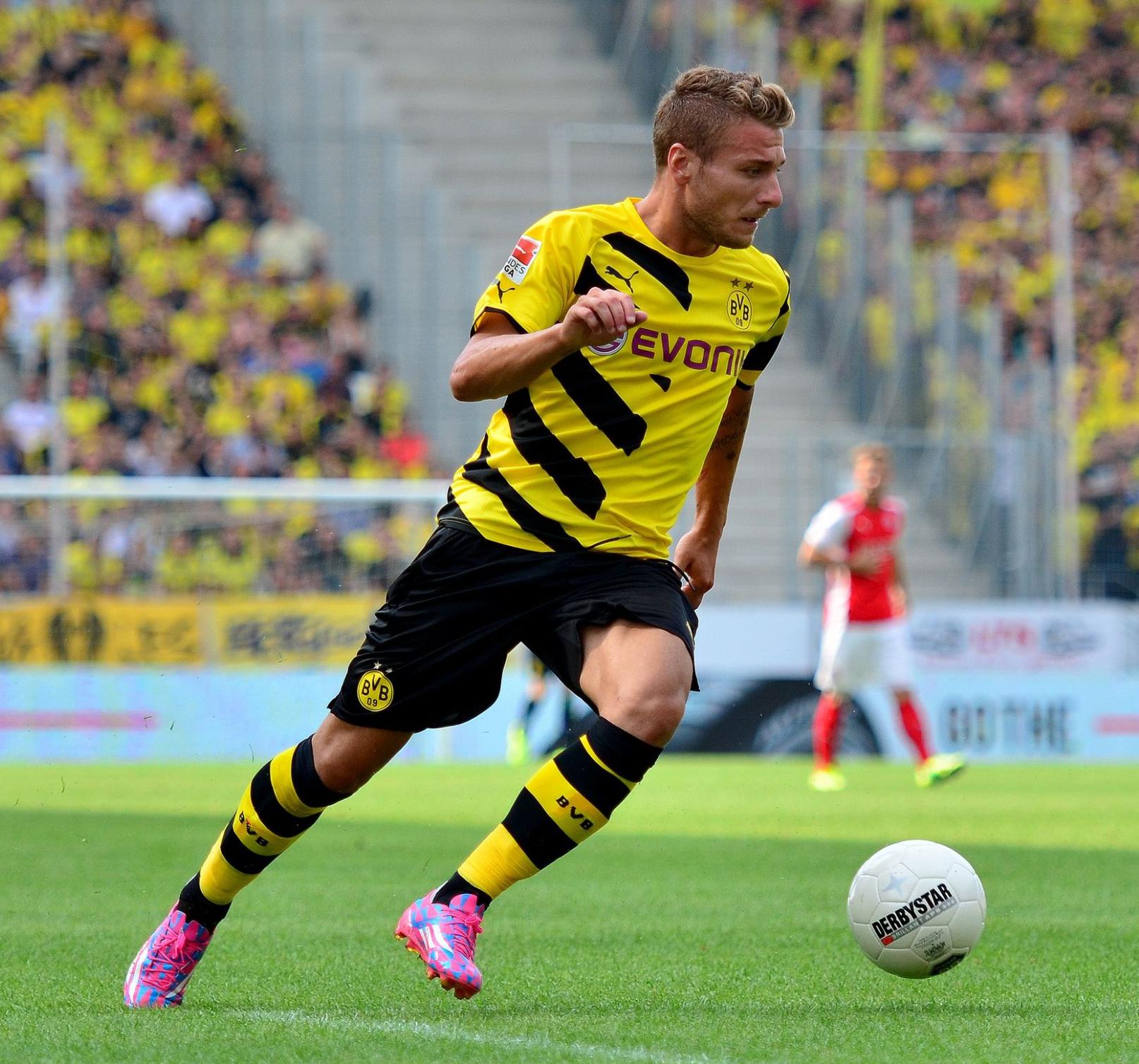 mk体育下载关于意甲冲刺阶段走向成谜；塞维利亚临场应变；引发热议；训练强度明显提升的信息