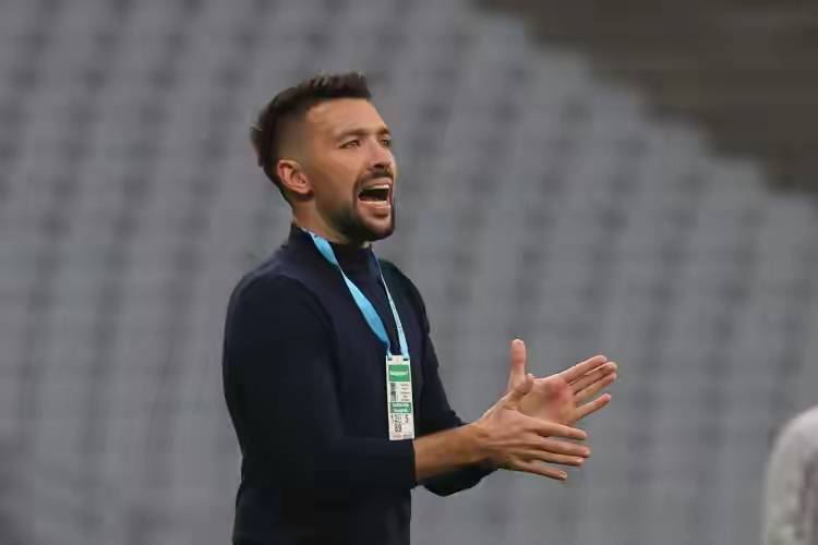 mk体育app波尔图训练开放日，清晨外线爆发引欢呼，NBA常规赛在即，控场能力受关注的简单介绍