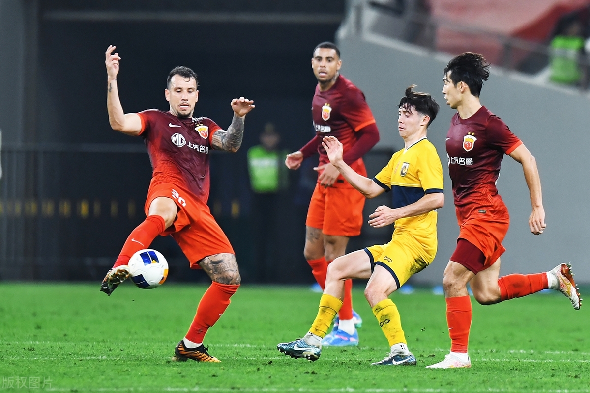 mk体育app清晨拉齐奥调整名单以备英超，完成体检环节打磨，球迷炸锅，团队化学反应显著的简单介绍